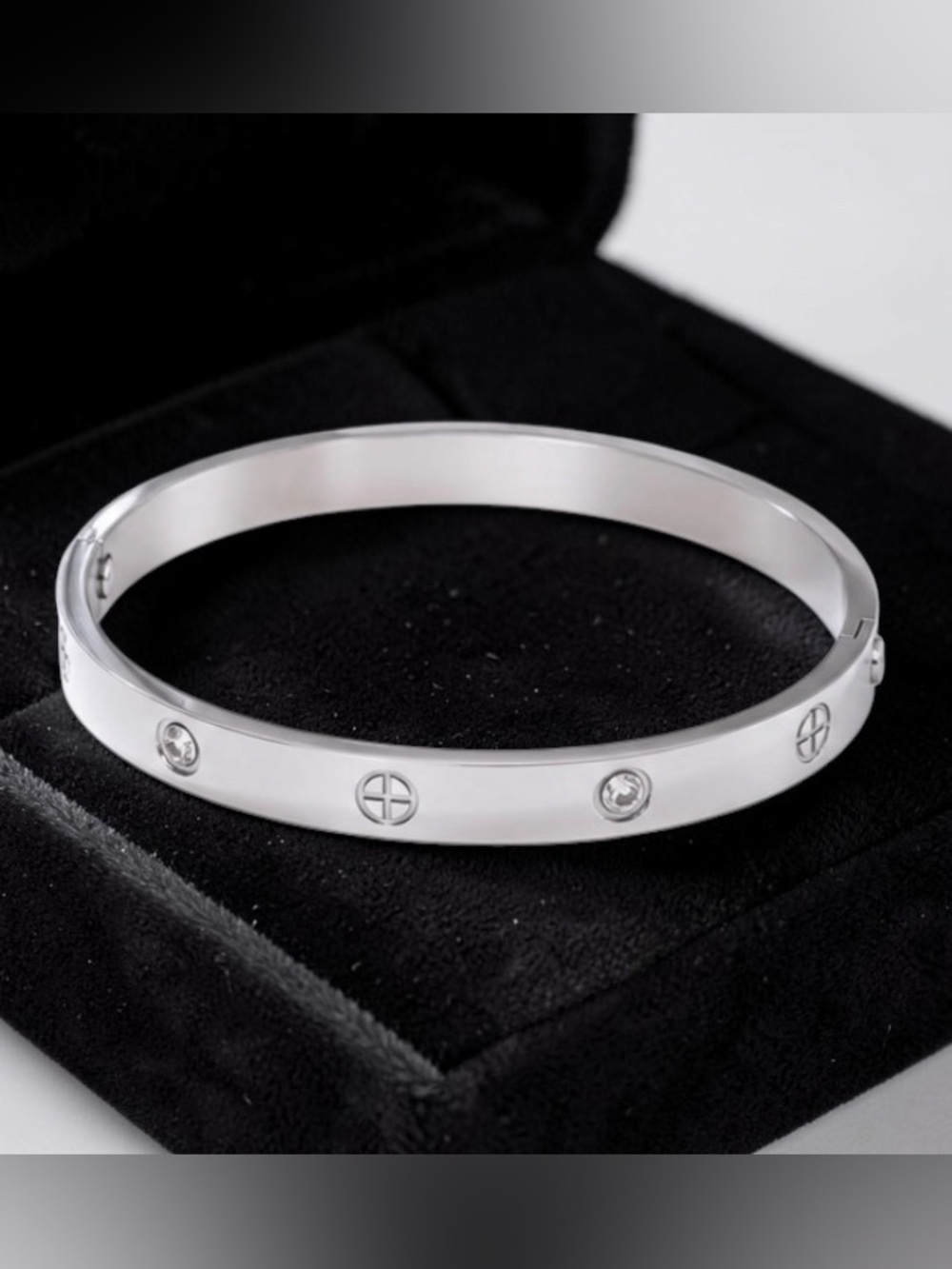 Silver Stainless Steel Bracelet – Waterproof – 7 Inches 🩶